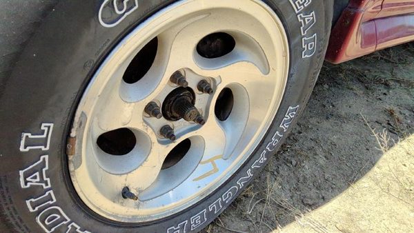1994 Ford Explorer Wheel 4 — photo 2