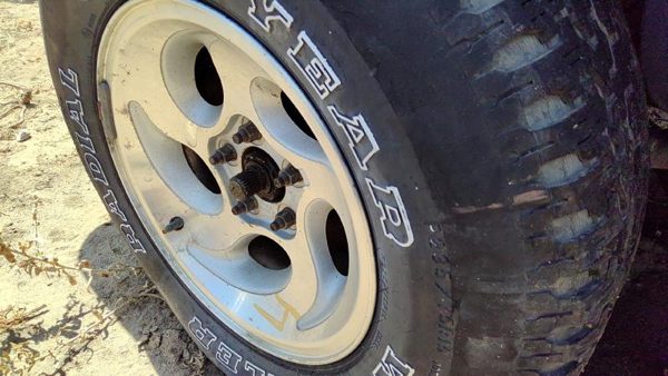 1994 Ford Explorer Wheel 4 — photo 3