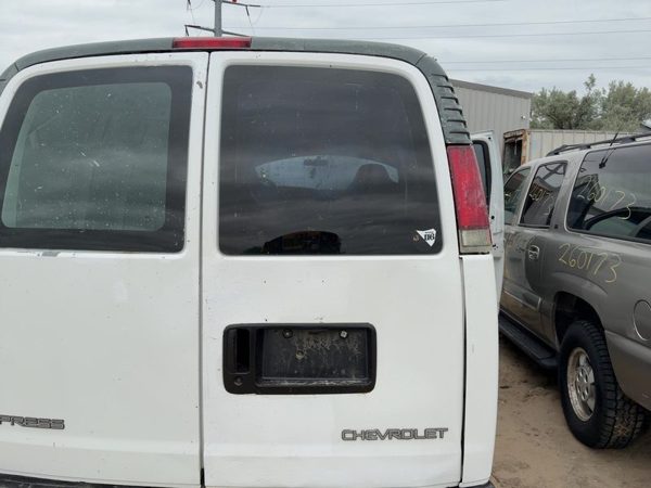 2002 Chevrolet Express Trunk/decklid/hatch/tailgate White — photo 2