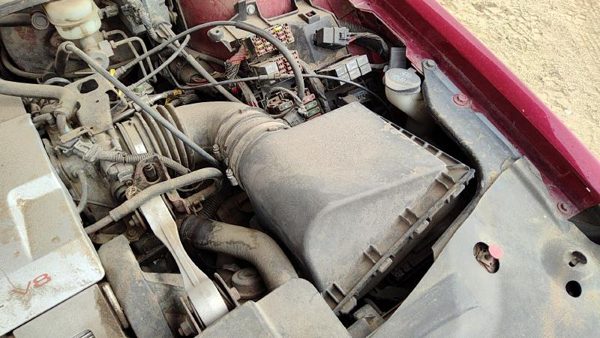 00-02 Eldorado Complete Air Intake Cleaner Filter Box Housing With Tube 4.6L — photo 2