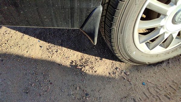 2002-2005 Hyundai Xg350 Passenger Right Rear Mud Flap Rock Guard Oem — photo 1