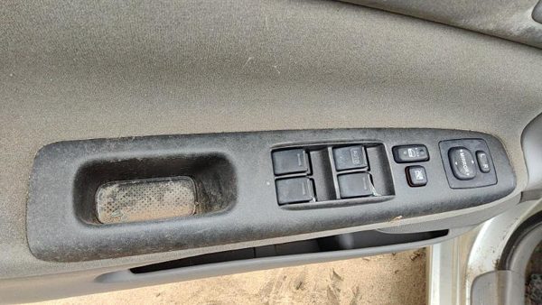 2005 Toyota Camry Door Switch Front — photo 2