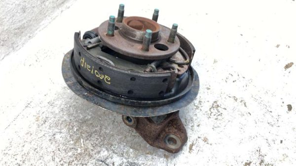 97-02 Buick Century Passenger Right Rear Knuckle Assembly Stub Axle — photo 3