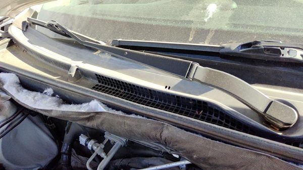 2010-2012 Subaru Legacy Outback Passenger Right Windshield Wiper Arm Blade Lever — photo 1