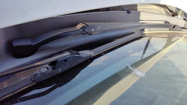2010-2012 Subaru Legacy Outback Passenger Right Windshield Wiper Arm Blade Lever — photo 5