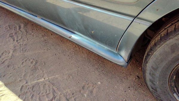 00-04 Lesabre Buick Driver Left Lower Rocker Panel Moulding Side Skirt Blue — photo 2