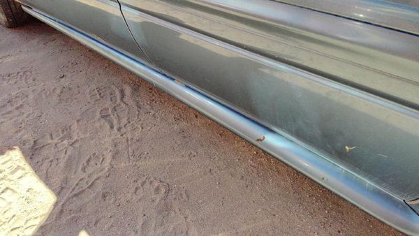 00-04 Lesabre Buick Driver Left Lower Rocker Panel Moulding Side Skirt Blue — photo 3