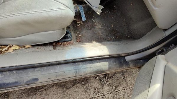 1997-1999 Cadillac Deville Passenger Right Lower Kick Trim Panel Oem 152 Neutral — photo 1