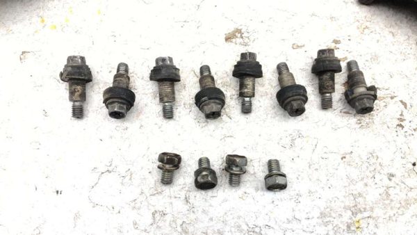 00-04 Xterra Complete Set Of Timing Covers Oem Upper Lower Inner Outer 3.3L — photo 2