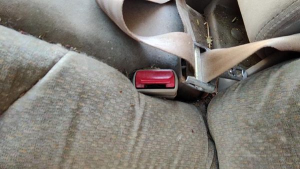 97-05 Buick Century Driver Left Front Seat Belt Buckle Receiver Oem Taupe 52B — photo 1
