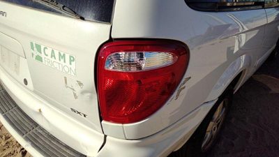 2004-2007 Dodge Caravan Passenger Right Tail Light Brake Lamp Oem Rear