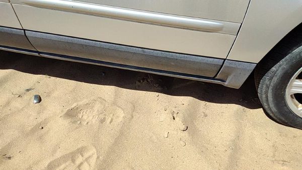 04-08 Chrysler Pacifica Passenger Right Front Lower Rocker Panel Moulding Oem — photo 1