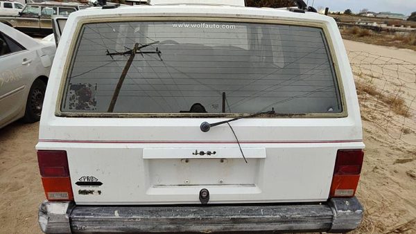1992 Jeep Cherokee Trunk/decklid/hatch/tailgate White — photo 1