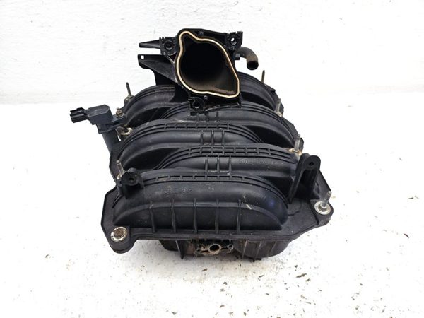 2004 Jeep Liberty Intake Manifold Oem 3.7L 53031080Af — photo 1