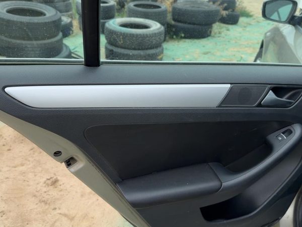2013-2018 Vw Jetta Driver Left Rear Door Trim Panel With Switches Back Black — photo 2