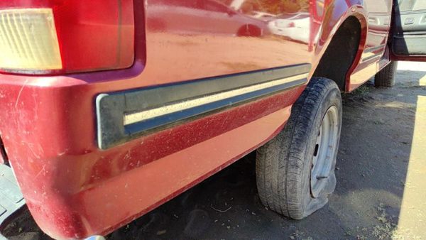 1987-1991 Ford F150 Passenger Right Rear Moulding On Quarter Panel Oem Rear Box — photo 2