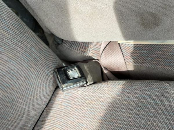 92-97 Ford F250 Passenger Right Front Seat Belt Buckle Receiver Oem Brown Rk — photo 1