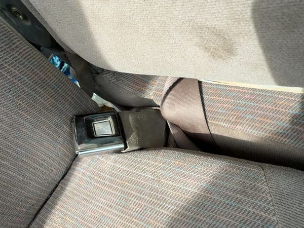 92-97 Ford F250 Passenger Right Front Seat Belt Buckle Receiver Oem Brown Rk — photo 2