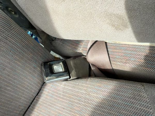 92-97 Ford F250 Passenger Right Front Seat Belt Buckle Receiver Oem Brown Rk — photo 3
