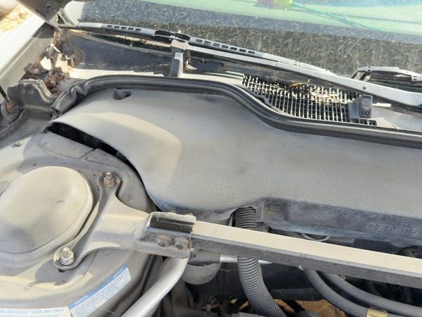 1999 Pontiac Bonneville Fuse Panel Cover OEM — photo 4