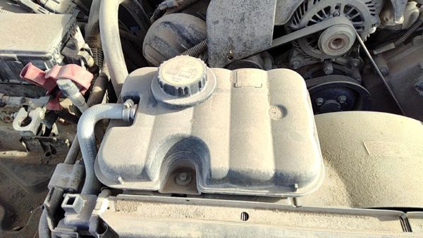 2003-2011 Ford Crown Vic Coolant Reservoir Radiator Overflow Tank Bottle Oem — photo 1