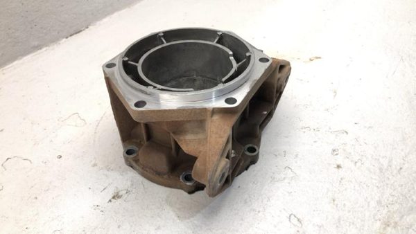 03 Cadillac Escalade Transfer Case Adapter Oem Tranission Spacer 15724744-Ydc-5 — photo 3
