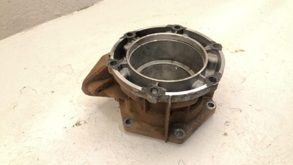 03 Cadillac Escalade Transfer Case Adapter Oem Tranission Spacer 15724744-Ydc-5 — photo 9