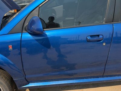 2005 Saturn Vue Front Door LH Pacific Blue 91U