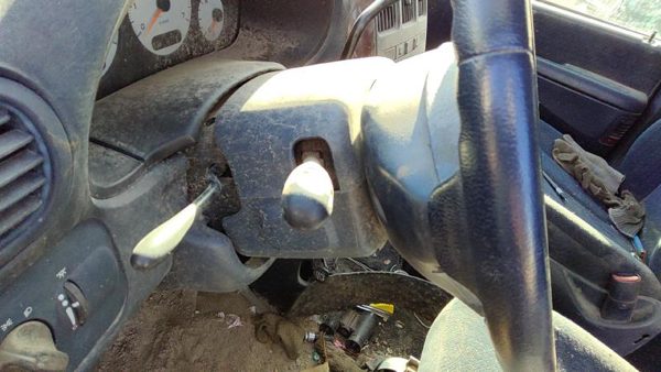 2001 Dodge Caravan Steering Column Key — photo 2