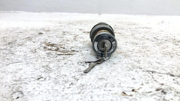 1964 Ford Ranchero Ignition Switch assembly with Key OEM — photo 6