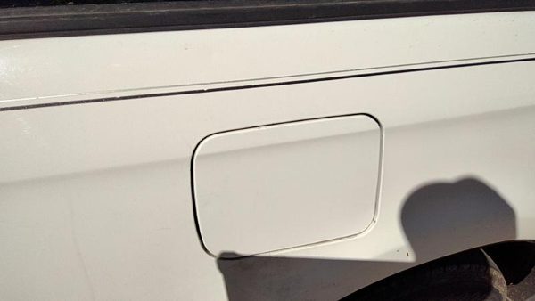 2000-2004 Legacy Outback Fuel Tank Door With Hinge Gas Lid Oem Filler White 8Y3 — photo 2
