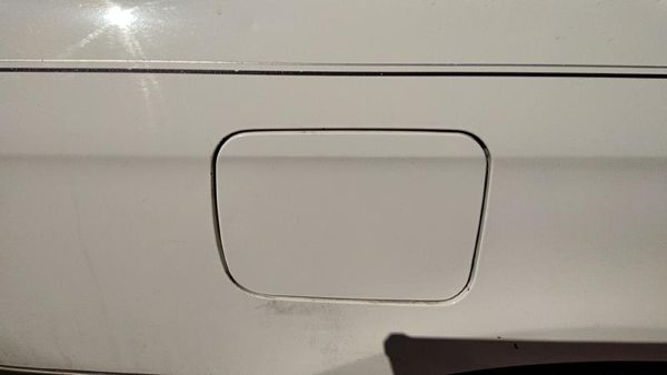 2000-2004 Legacy Outback Fuel Tank Door With Hinge Gas Lid Oem Filler White 8Y3 — photo 3