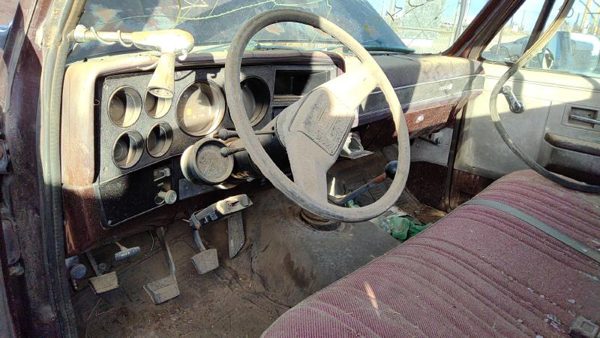 1983 GMC Sierra Valve Cover 5.7L — photo 3