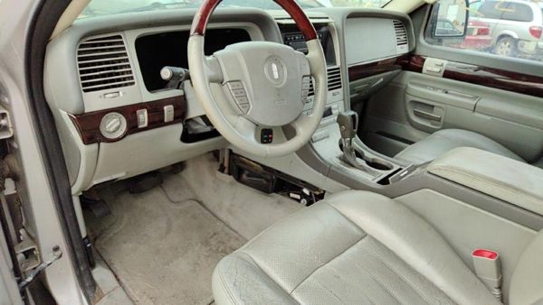 2003 Lincoln Aviator — vehicle photo 3