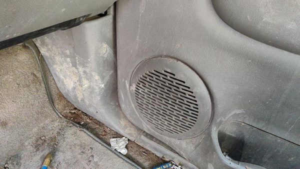 1998-2002 S10 Blazer Passenger Right Lower Kick Trim Panel Oem Gray 92H — photo 2