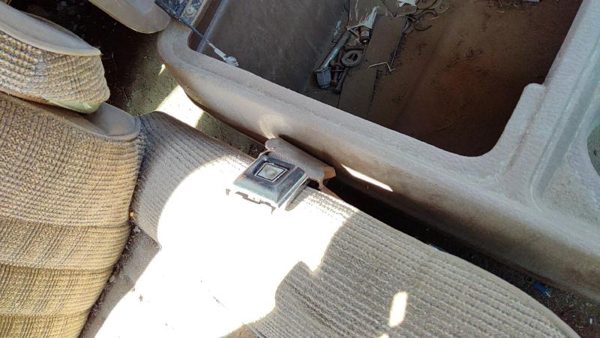 87-91 Ford F150 Passenger Right Front Seat Belt Buckle Receiver Oem Tan — photo 3