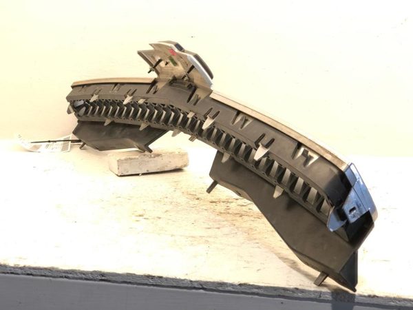 2012 Chevy Tahoe Grille Upper Section Nice OEM With Emblem — photo 5