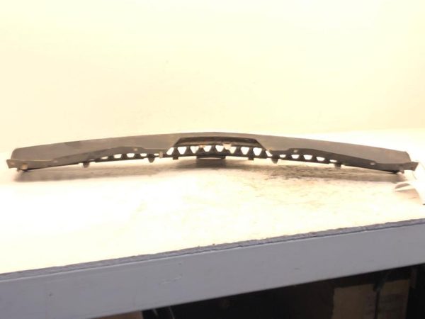 2012 Chevy Tahoe Grille Upper Section Nice OEM With Emblem — photo 10