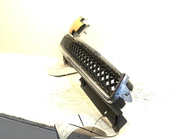 2012 Chevy Tahoe Grille Upper Section Nice OEM With Emblem — photo 9