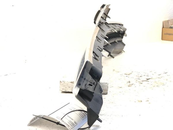 2012 Chevy Tahoe Grille Upper Section Nice OEM With Emblem — photo 8