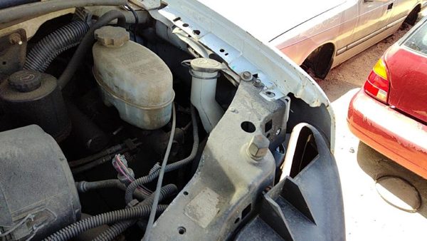 2003-14 Chevy Express Van Windshield Washer Fluid Reservoir With Pump Wiper Tank — photo 1