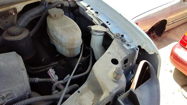 2003-14 Chevy Express Van Windshield Washer Fluid Reservoir With Pump Wiper Tank — photo 2