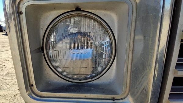 1976 GMC Jimmy Headlamp Assembly RH Silverado C10 — photo 1