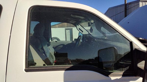 13-16 Ford F250 Passenger Right Front Side Window Door Glass 6.7L Powerstroke — photo 1