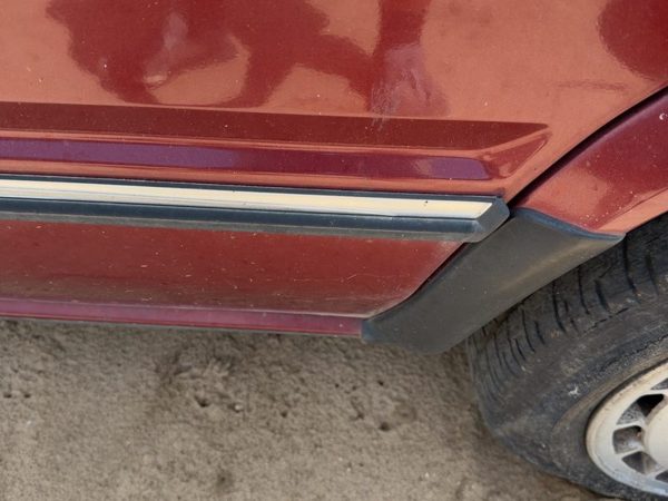 85-88 Nissan Maxima Driver Left Rear Moulding From Door Oem Back 4 Door Sedan — photo 3