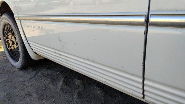 1996-1999 Town & Country Left Front Moulding From Door Oem Trim Pwp Golden White — photo 2