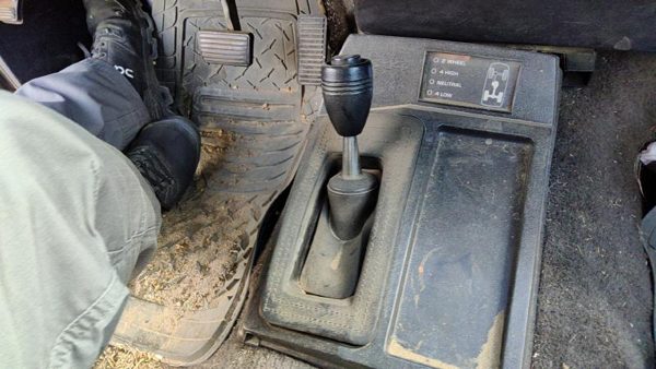 89 S10 Pickup 4X4 Shifter Lever Assembly With Linkage Oem 4Wd T Case Shift Unit — photo 3