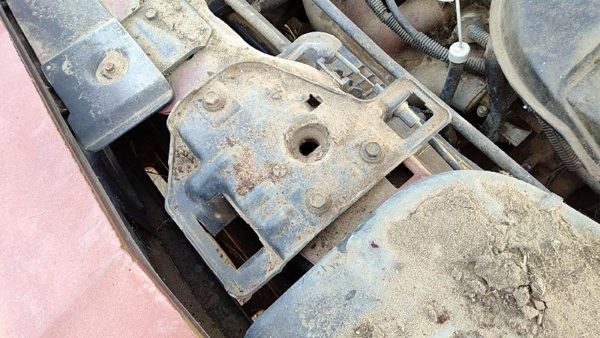 1985-1986 Pontiac Sunbird Hood Latch Assembly With Bracket Oem 20718451 — photo 2