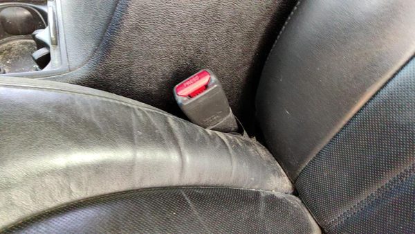 2006-2011 Buick Lucerne Driver Left Front Seat Belt Buckle Receiver Ebony 193 — photo 2