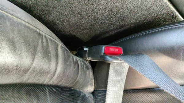 2006-2011 Buick Lucerne Driver Left Front Seat Belt Buckle Receiver Ebony 193 — photo 4